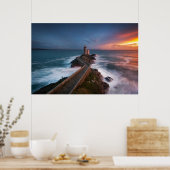 ライトハウスサンセットプラウザネ |ブリタニー・フィニセール ポスター (キッチン)