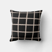 ライトピンクとブラックグリッド クッション (裏面)