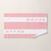 ライトピンクとホワイトの編集可能な文字 ストライプの バスタオルセット (ハンドタオル)