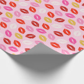 ライトピンクにバレンタインデーの唇 ラッピングペーパー (角)