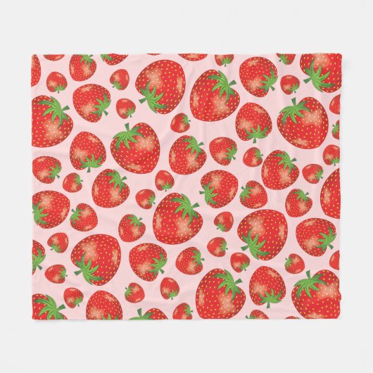 ライトピンクに赤いちご果実の模様 フリースブランケット (正面(横))