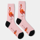 ライトピンクのクルーにコーラルピンクのフラミンゴ ソックス (右)