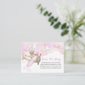 ライトピンクのテディベア飛行機のベビー エンクロージャーカード (スタンド正面)