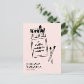 ライトピンクのマッチが天国で作成された日付を保存 ポストカード (スタンド正面)