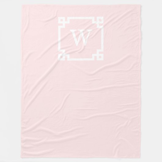 ライトピンクギリシャ鍵フレーム#2イニシャルモノグラム フリースブランケット (正面)