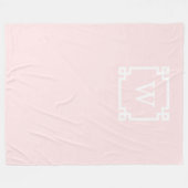 ライトピンクギリシャ鍵フレーム#2イニシャルモノグラム フリースブランケット (正面(横))