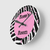 ライトピンクゼブラガールズルームウォール時計と名前 ラウンド壁時計 (傾斜)