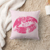 ライトピンクフローラダマスクパターン上の赤い唇 クッション (ブランケット)