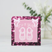 ライトピンクベビーガールシャワーピンクのスパークル招待状 招待状 (スタンド正面)