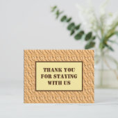 ライトブラウン柄のあなたと一緒にとどまることに感謝 ポストカード (スタンド正面)