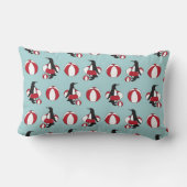 ライトブルーかわいいペンギン泳ぐキッズモノグラム ランバークッション (裏面)