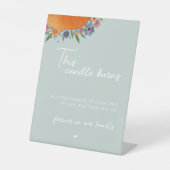 ライトブルーこのロウソクは愛情に満ちた記憶に燃える 台座サイン (正面)