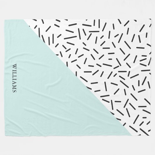 ライトブルーとジオメトリックパターパーソナライズされたン フリースブランケット (正面(横))