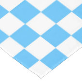 ライトブルーとホワイトチェッ市松模様にカーボードパターン テーブルクロス (アングル)