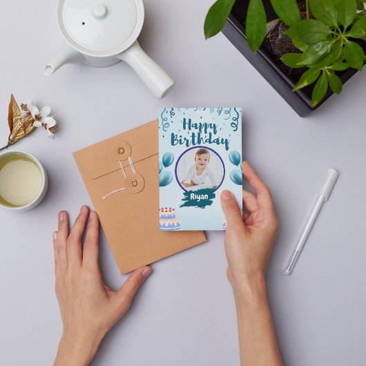 ライトブルーのイラスト誕生日グリーティングカード 招待状