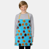 ライトブルーのエプロンに7つのコラチェ エプロン (着用した状態)