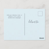 ライトブルーのエレガントなスクリプト ファミリー フォト グリーティング ポストカード (裏面)