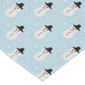 ライトブルーのクリスマス雪だるまパターン ショートテーブルランナー (コーナー)