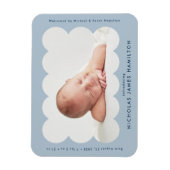 ライトブルーのモダンなスカラップベビーお知らせ マグネット (縦)