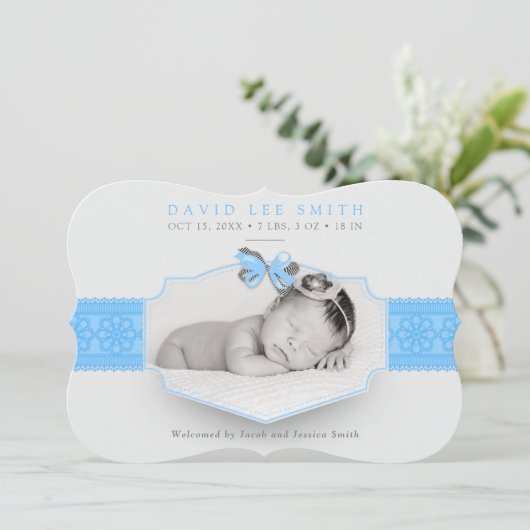 ライトブルーのロマンチックなレース誕生のお知らせ 案内状 (スタンド正面)