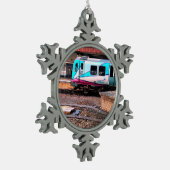 ライトブルーの列車 スノーフレークピューターオーナメント (左)