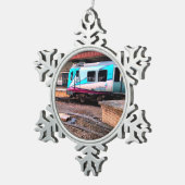 ライトブルーの列車 スノーフレークピューターオーナメント (右)