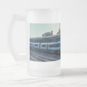 ライトブルーの列車 フロストグラスビールジョッキ (左)
