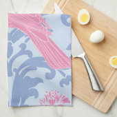 ライトブルーの可愛いピンクの鳥 キッチンタオル (四つ折り)