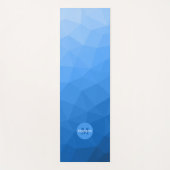 ライトブルーの幾何学的メッシュパターンモノグラム ヨガマット (正面)