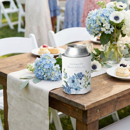 ライトブルーの水彩花イラストのカスタム ブライダルシャワー 缶クーラー