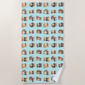 ライトブルーの背景にサングラスをかけている可愛い猫 ビーチタオル (正面)