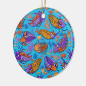 ライトブルーの背景にトリロビテス(キッズパターン) セラミックオーナメント (左)
