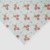 ライトブルーの背景パターンのイチゴ 薄葉紙 (詳細)