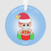 ライトブルーの顔マスクを備えたクリスマスベビー小妖精や小人 オーナメント (裏面)