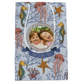 ライトブルーシーホースセレネカスタムード文字写真 ミディアムペーパーバッグ (正面)