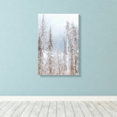 ライトブルースカイの冬の木 キャンバスプリント (インサイチュ (ウッドフロア))