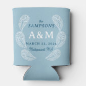 ライトブルー結婚オイスターの名前の日付と場所 缶クーラー (裏面)