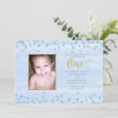 ライトブルー金ゴールドワンバースデーフォト招待状 招待状 (スタンド正面)