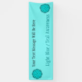 ライトブルー/ティール(緑がかった色)フラワーリボンby Kenneth Yoncich 横断幕 (縦)