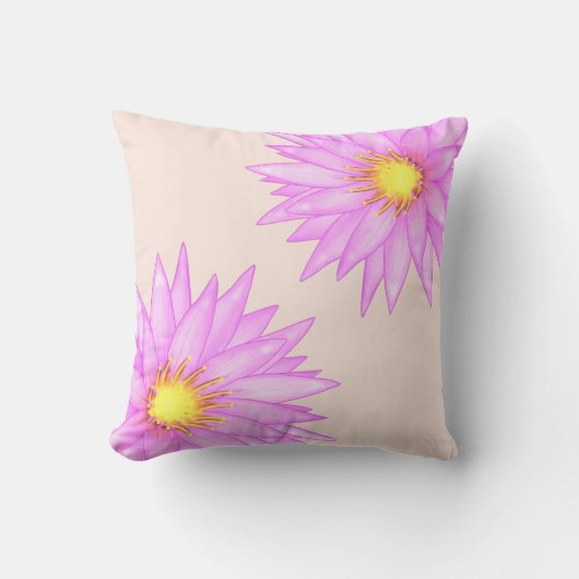 ライトベージュにピンクのウォーターリリーの花 クッション (正面)