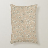 ライトベージュの花を投げる – シームレスパターン アクセントクッション (正面(垂直))