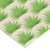 ライトベージュ上のグリーンパームリーフパターン テーブルクロス (アングル)
