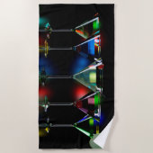 ライト違う付きマルティーニ眼鏡のカクテル ビーチタオル (正面)