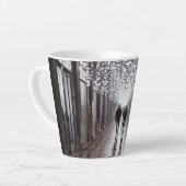 ライト、シャドウ、シンメトリ – セピア カフェラテマグ (左アングル)