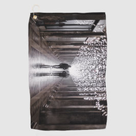 ライト、シャドウ、シンメトリ – セピア ゴルフタオル