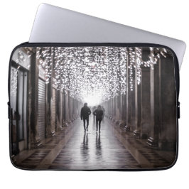 ライト、シャドウ、シンメトリ – セピア ラップトップスリーブ