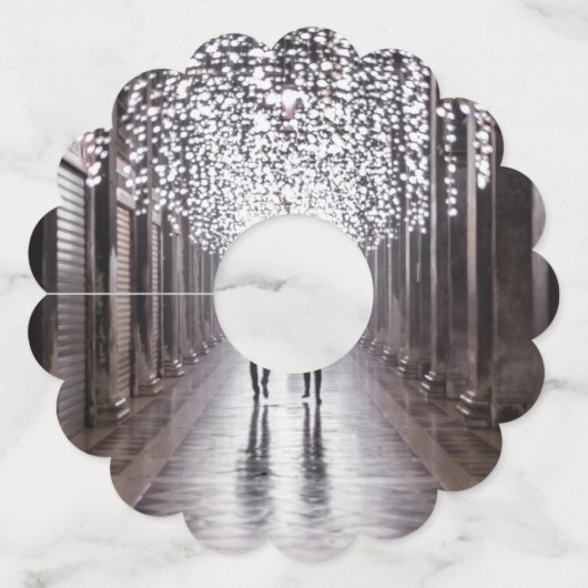 ライト、シャドウ、シンメトリ – セピア ワイングラスタグ (裏面)