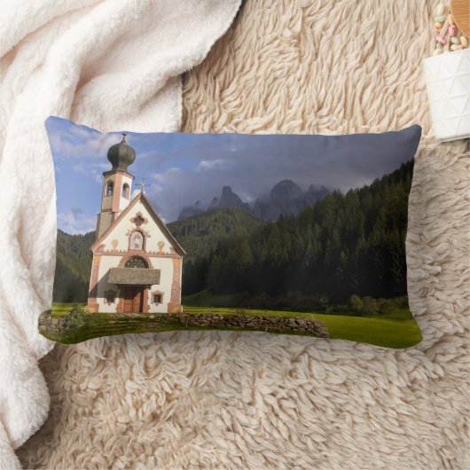 ライヌイという，孤立した美しい教会 ランバークッション (ブランケット)