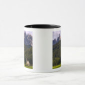 ライヌイ2という美しい孤立した教会 マグカップ (中央)