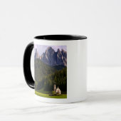 ライヌイ2という美しい孤立した教会 マグカップ (正面左)